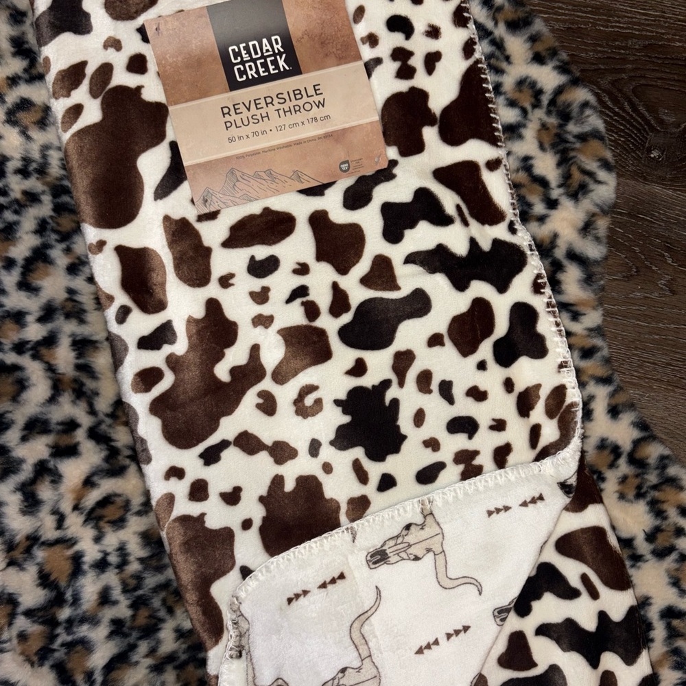 Cedar Creek Reversible Plush Throw